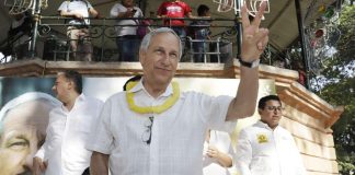 Enrique Cárdenas realiza un recorrido por el Mercado Municipal de Cholula