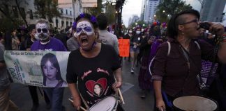 Marcha Día de muertas