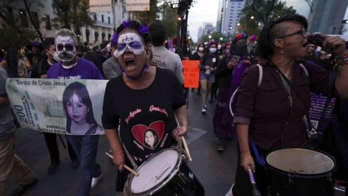 Marcha Día de muertas