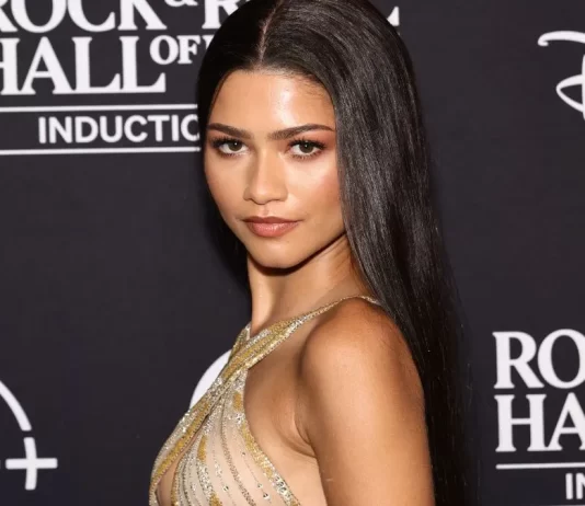 Zendaya honra a Cher con un deslumbrante vestido dorado