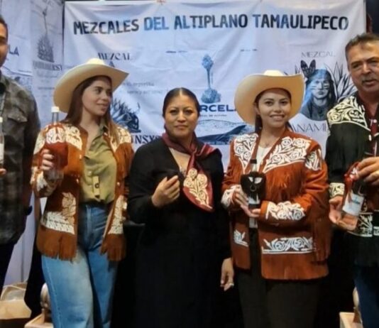 Destaca mezcal de Tamaulipas en el Encuentro Nacional de Mezcal Puebla 2025