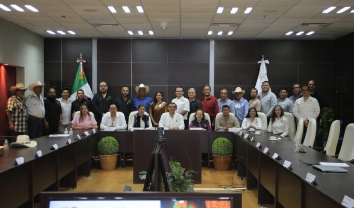 271-2025.-Anuncia-gobernador-Americo-Villarreal-fondo-de-10-MDP-para-impulsar-el-mezcal-tamaulipeco-8-850x500